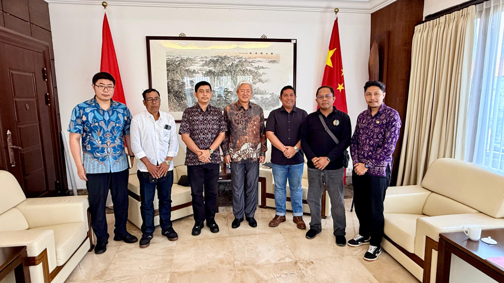 Menerima Undangan Ramah Tamah dengan Bapak Konjen Tiongkok